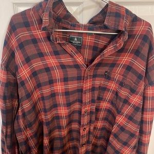 Stylish flannel (3XL) worn! (Missing buttons) perfect for the upcoming seasons!